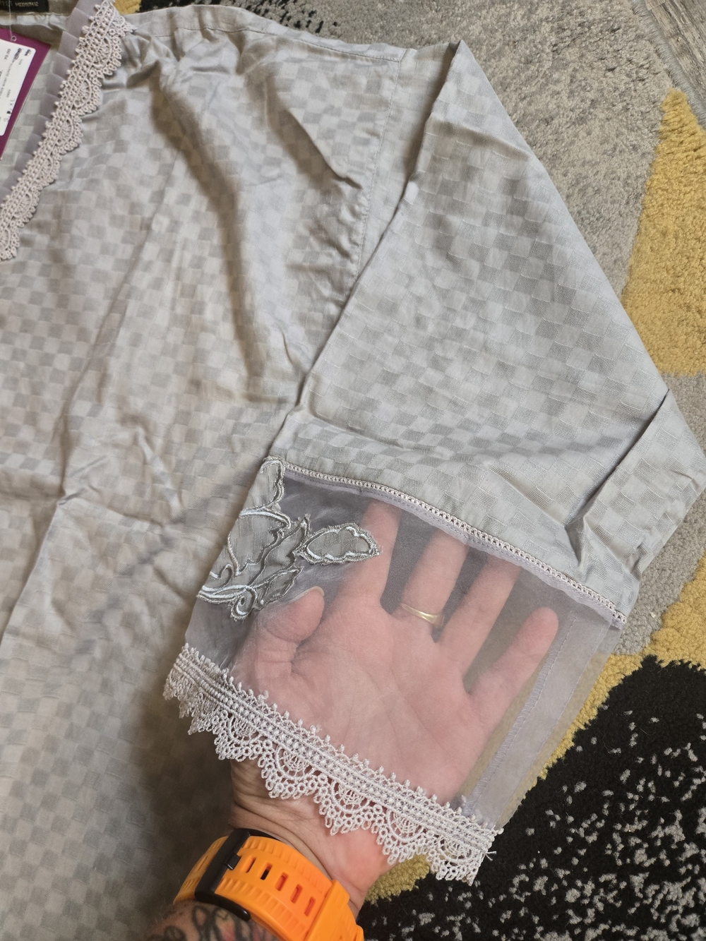 DUPATTA Light Gray Embroidered Tunic with Scalloped Hem - Picture 3 of 9